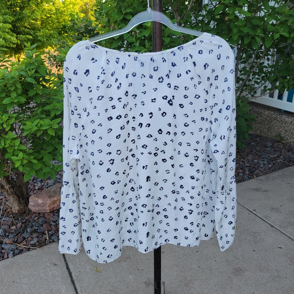 Belldini size Large boho Navy & white Cheetah print bell sleeve V Neck blouse - Picture 10 of 14